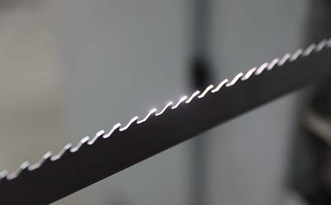 四平双金属带锯条产生切削噪音的原因具体有哪些？